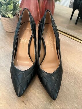 Jessica Simpson Black Quilted Pointed-Toe Pumps